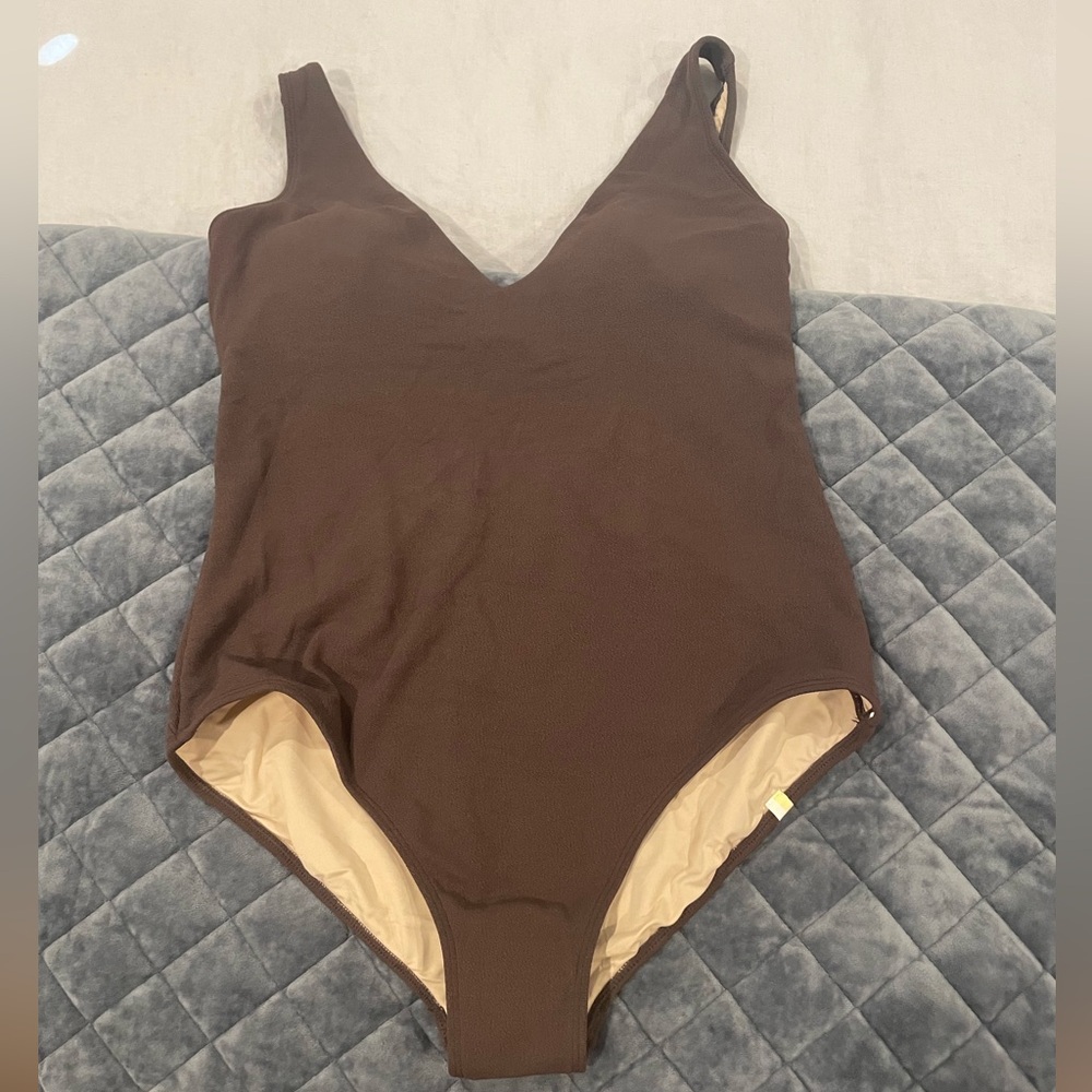 NWT Sz 12 Summersalt LuxeCrinkle texture one piece in Mocha - Picture 5 of 6